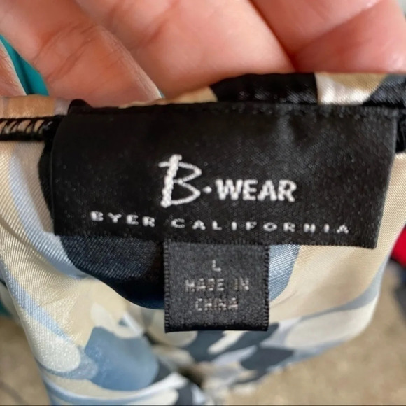 B-Wear V-Neck Abstract Print Sequin Top - Picture 7 of 9